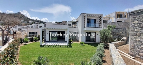 3+1 Detached Villa For Sale in Gumusluk – Spacious Garden, Nature View, Luxurious and Modern Design