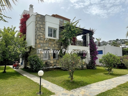 Yalikavak Tilkicik Villa for Sale | Next to Magi Beach, 100m from the Sea, Detached 3+1, Spacious Garden and Stone Architecture