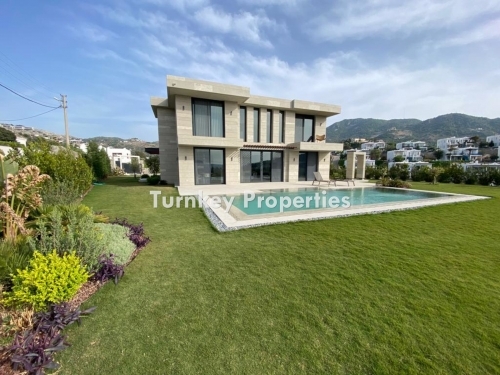 Yalıkavak'ta Satılık Ultra-Lüks, Panoramik Deniz Manzaralı, Modern Mimariye Sahip Villa