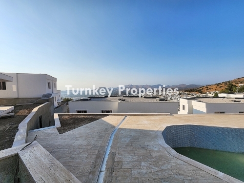 Turgutreis Karabağ Satılık Daire | Bahçe Katı, Vadi ve Kısmi Deniz Manzaralı