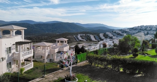 Apartment for Sale in Bogazici, Unique Lake View, Terrace, Shared Pool, Comfortable Living Space