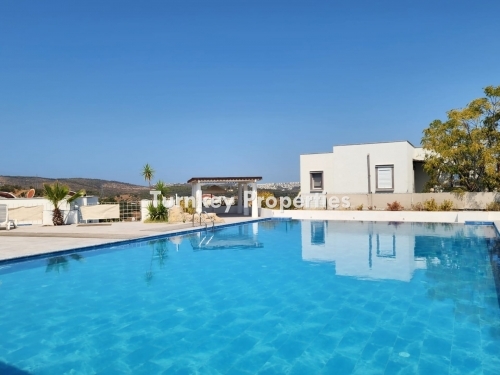 Meşelik Satılık Daire | Üst Kat, 1+1 Doğa ve Göle Hakim Manzara