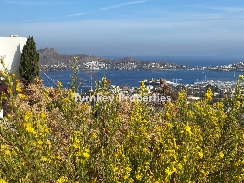 Yalıkavak'ta Satılık Villa | Marina Manzaralı, Geniş Bahçeli, Ortak Havuzlu, 4+2 Müstakil Villa