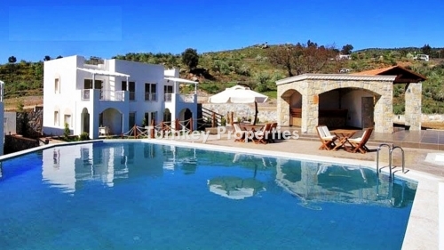 Dörttepe'de Satılık 2+1 Bahçe Katı Daire | Açık ve Kapalı Yüzme Havuzu, Spor Salonu, Geniş Bahçe