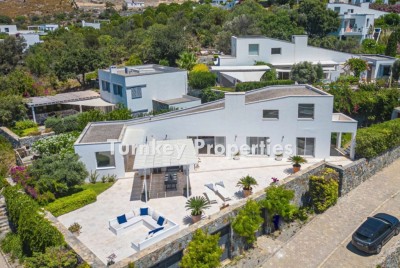 Luxury Villa for Sale in Gumusluk 3+1 Bedrooms, 3 Bathrooms, with Stunning Views and Spacious Terrace
