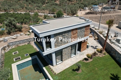 Güllük’te Denize Sıfır, Bahçeli ve Havuzlu Özel Villa Projesi | Hemen Teslim