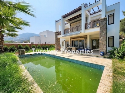 Luxurious 4-Bedroom Detached House Near the Marina in Yalikavak Center